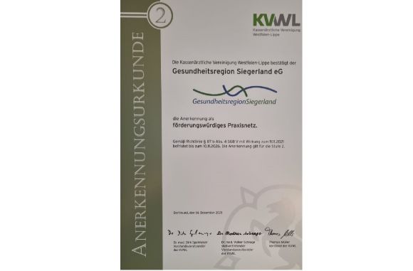 Die Urkunde bestätigt die Anerkennung der Gesundheitsregion Siegerland als förderungswürdiges Praxisnetz.